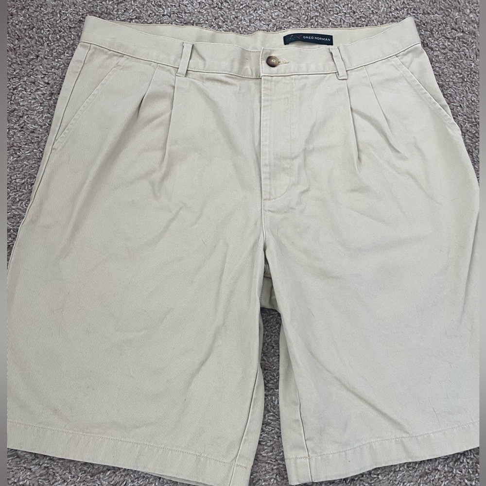 Men’s Greg Norman khaki golf shorts size 34
